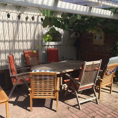 Haus Strandlaeufer 2 Apartamento *